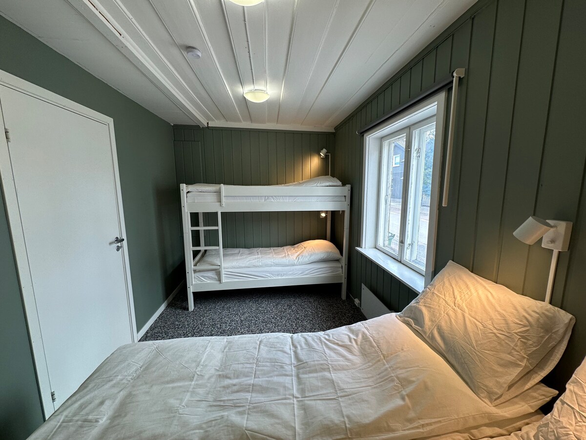 4 Bedroom Private Apartment - 10 min to Oslo & OSL
