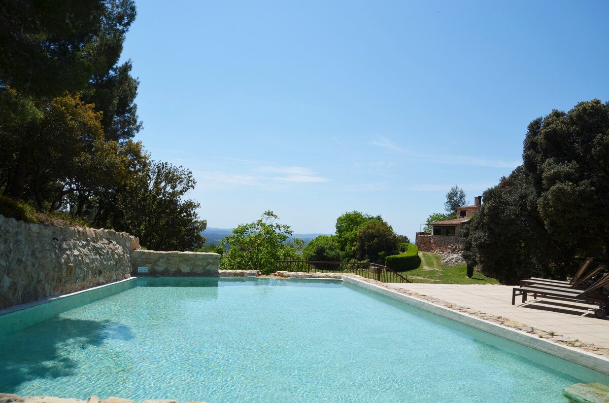 Lovely villa with pool close to Tarragona