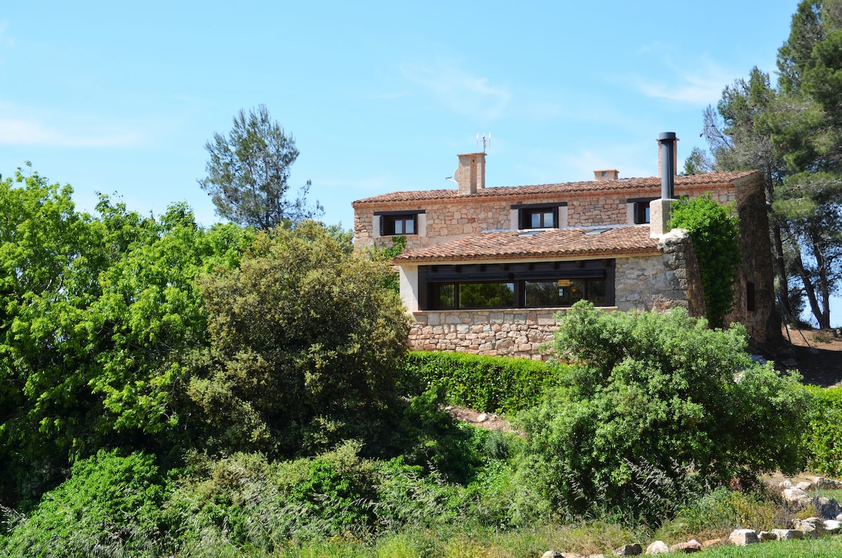 Lovely villa with pool close to Tarragona