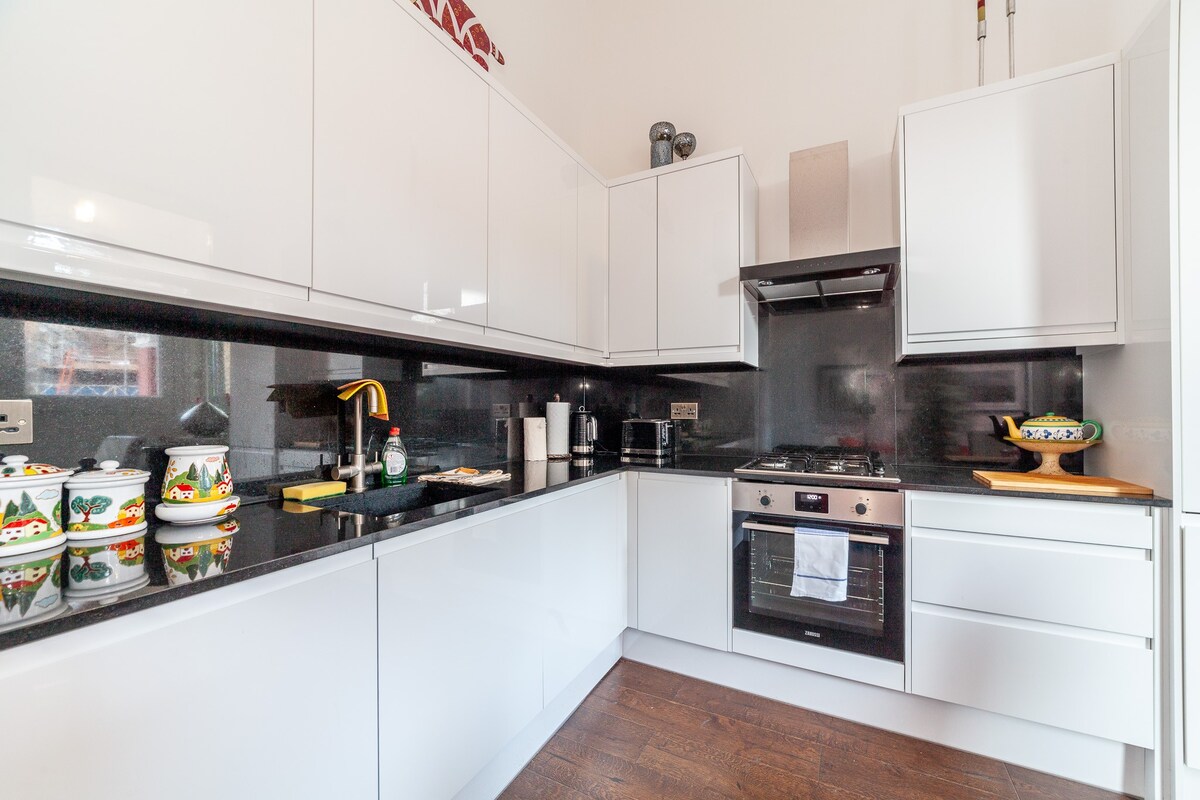 Modern & Trendy 1-bed in Earl's Court!