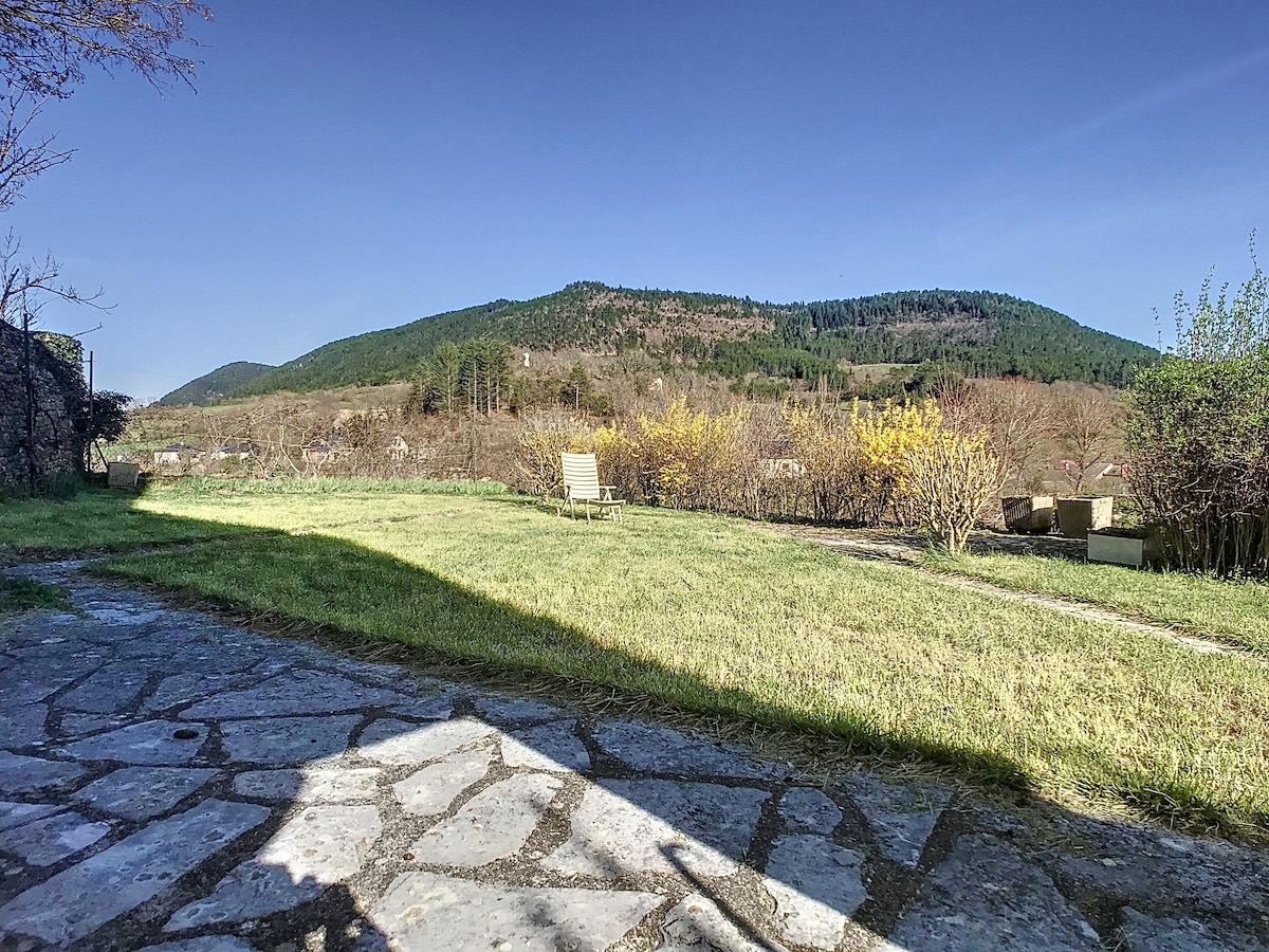 Authenticité, jardin, terrasse et vue