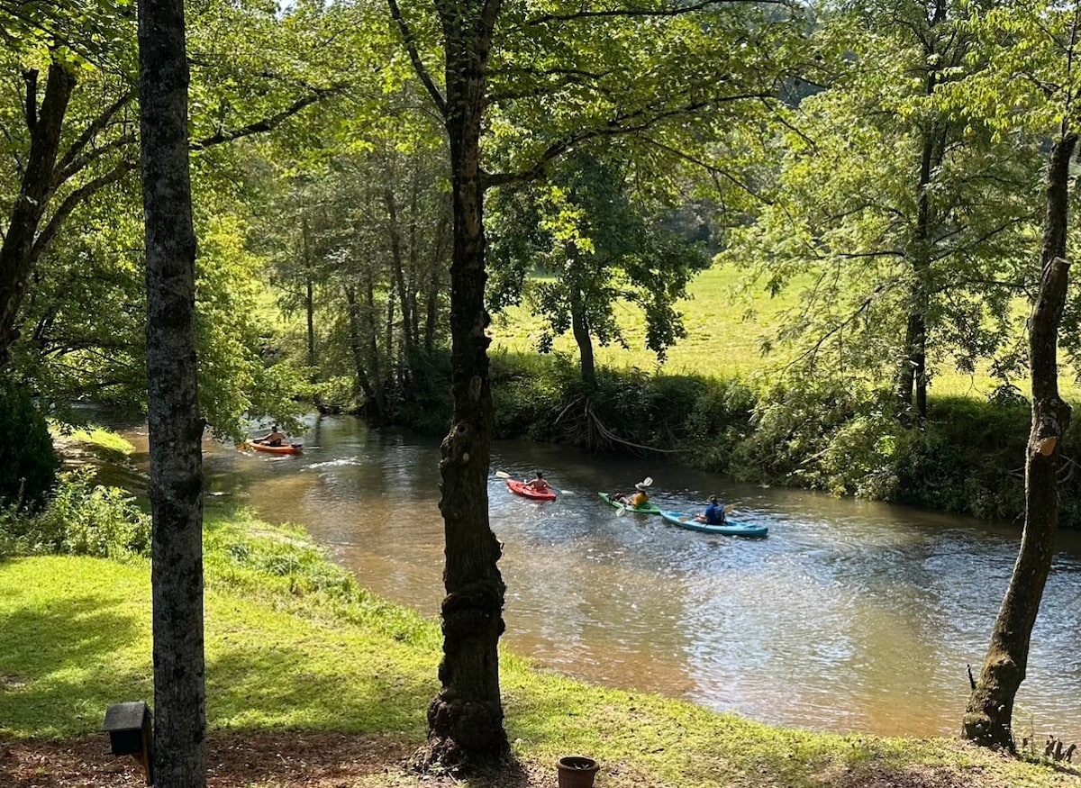 Trout Tales Hideaway on the River