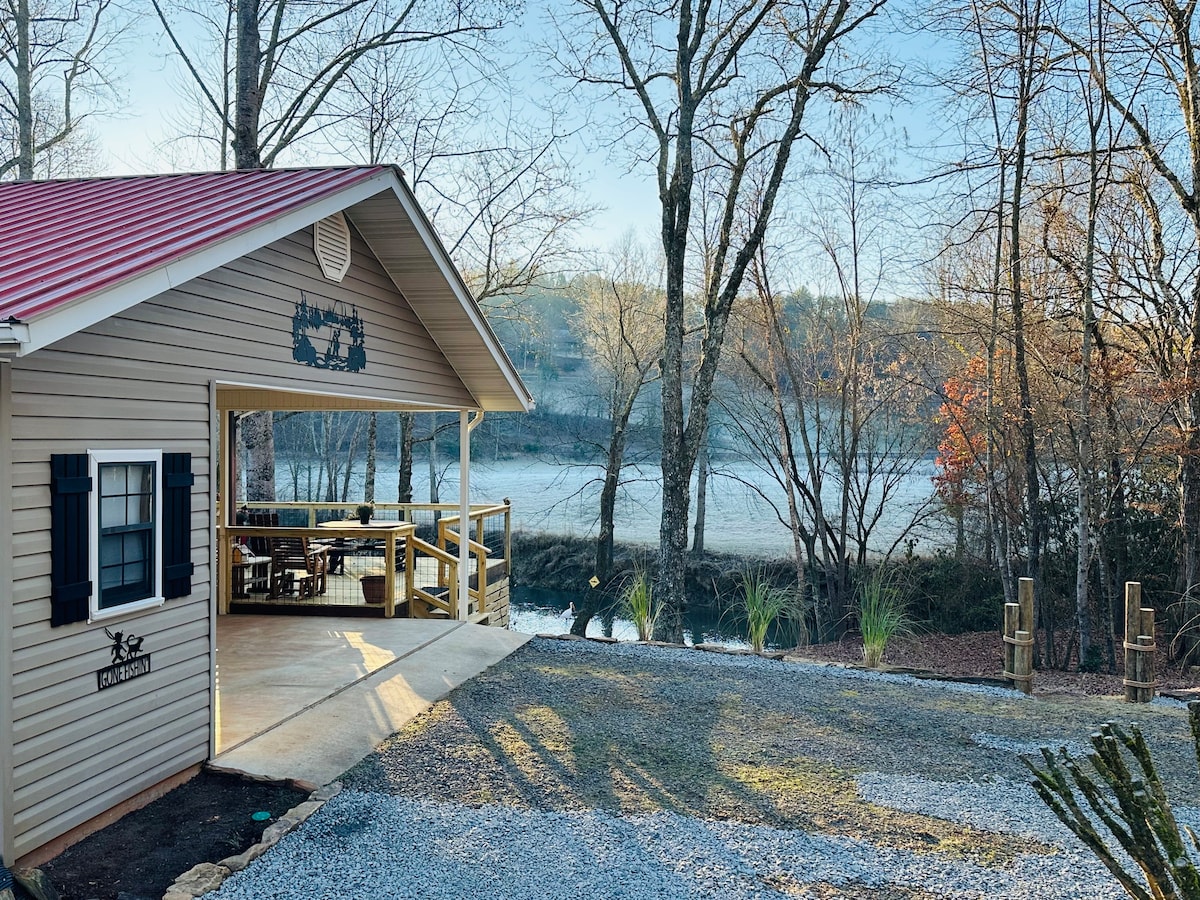 Trout Tales Hideaway on the River