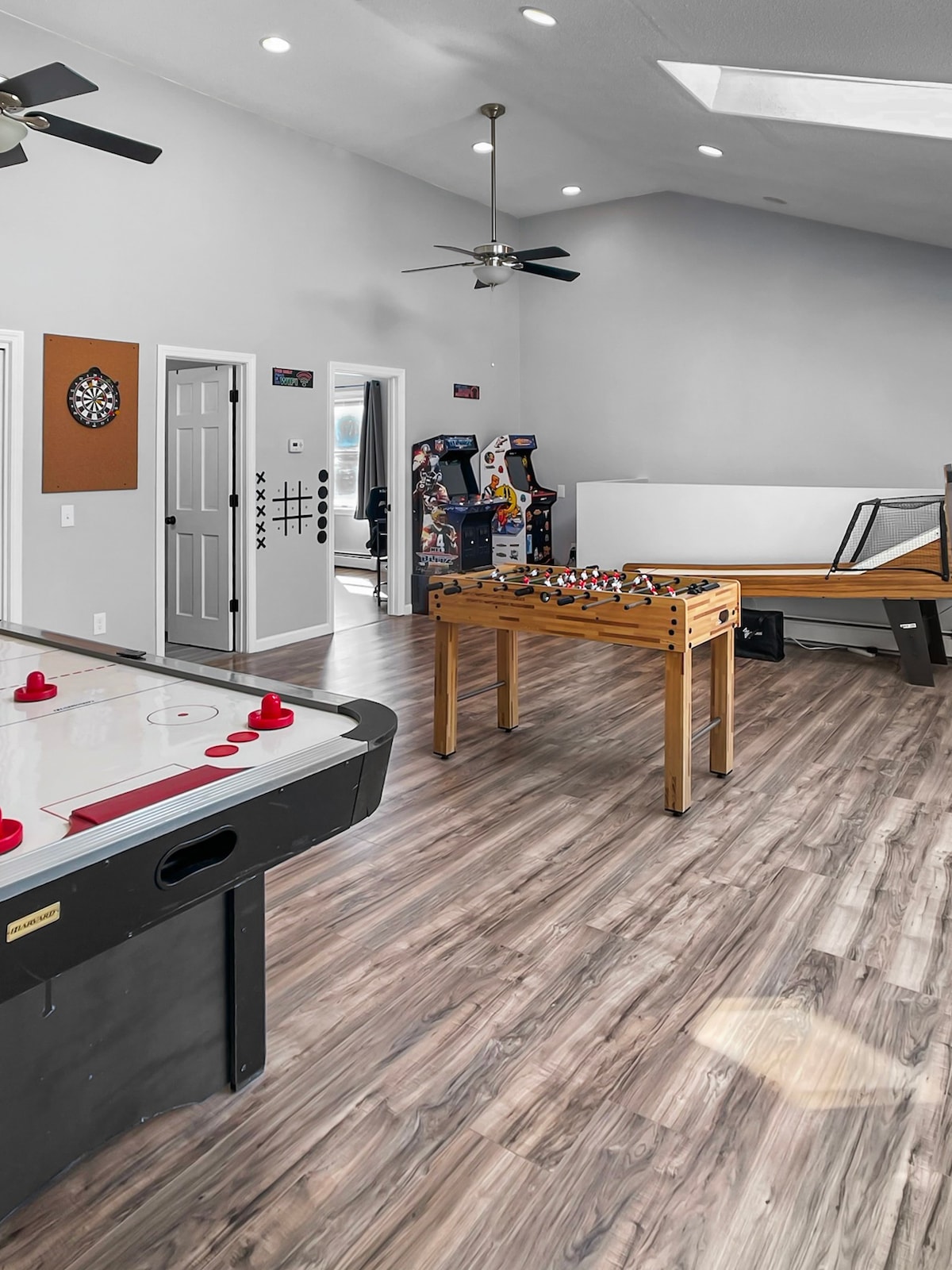 Gambler's Getaway~Game Room~Family~Fireplace~Grill