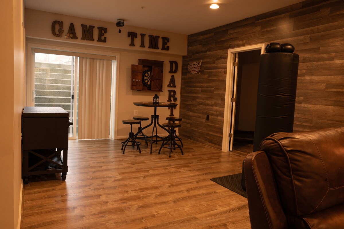 Peaceful Basement Cabin Vibes