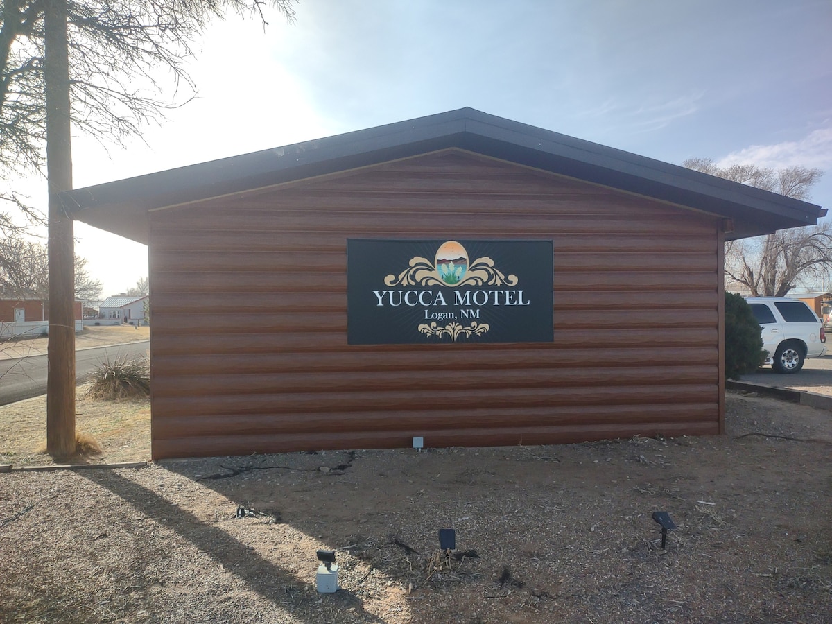 Deluxe 2-bed Motel Room, Suite 2, Yucca Motel