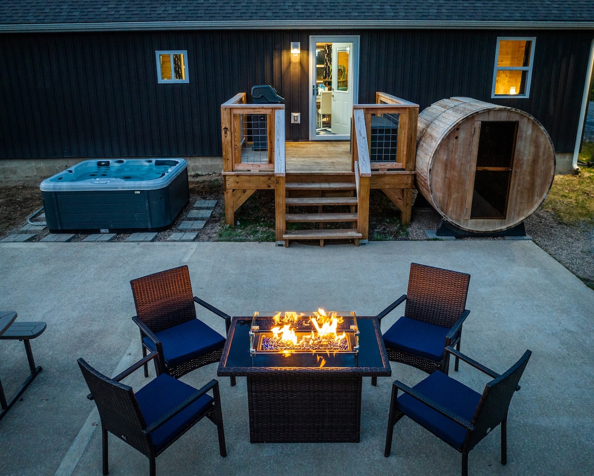 Wooded Circle - Barrel sauna, hot tub, fire pit