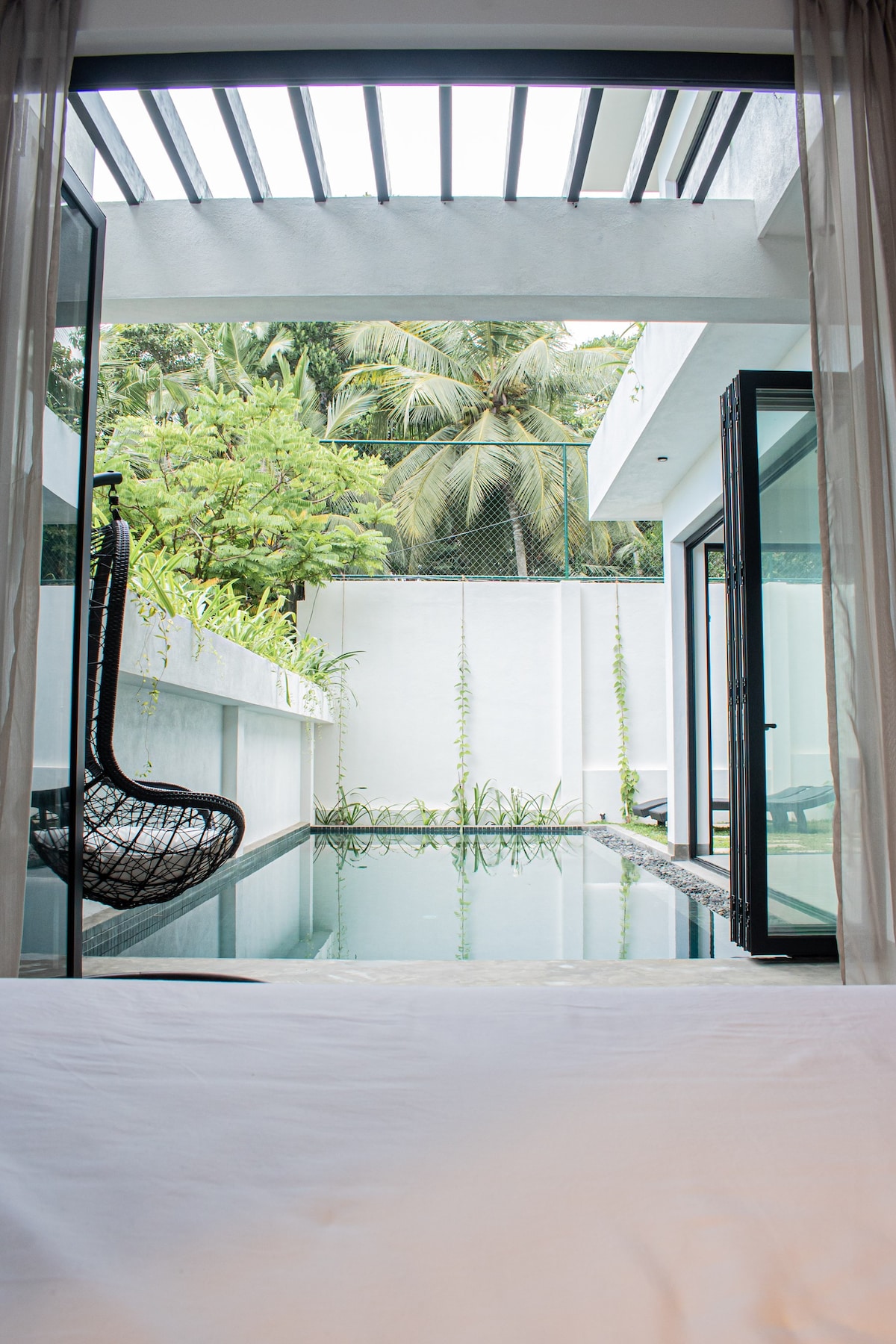 Sudu Villa - Poolside Apartment