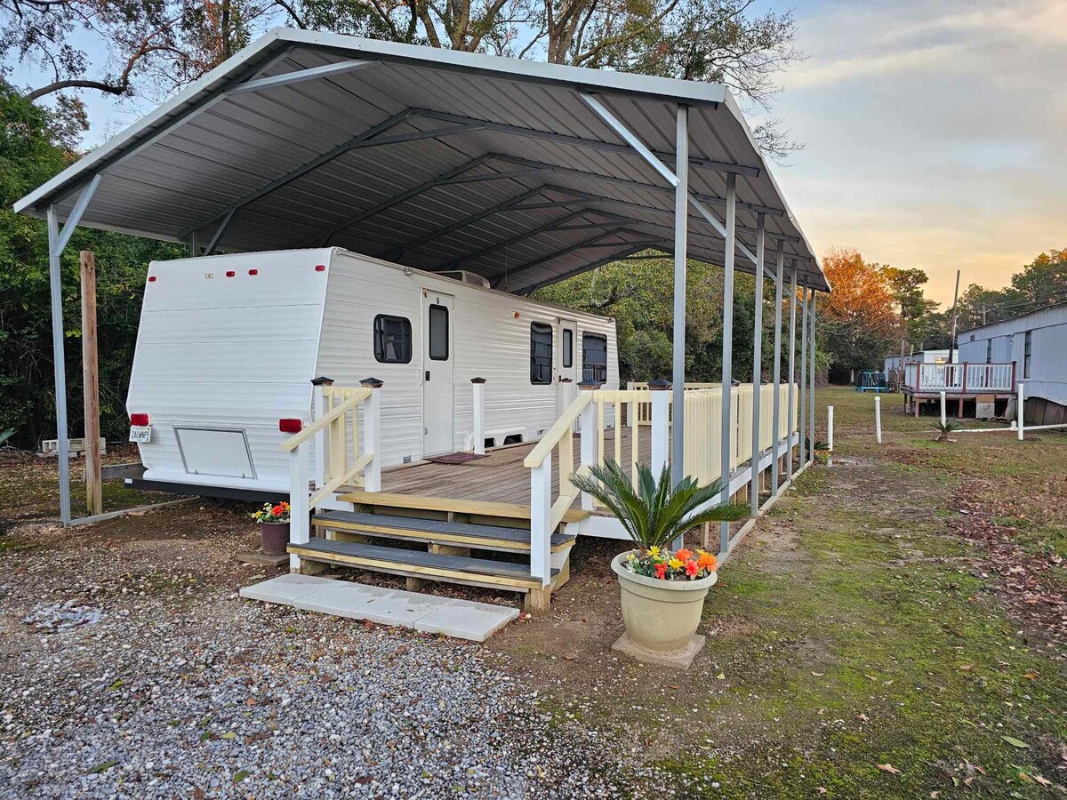 RV Camper in Mobile