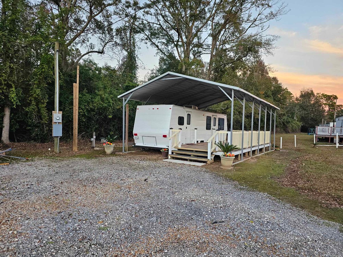 RV Camper in Mobile