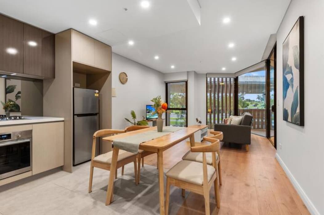 Cozy home suitable for three people @Rouse Hill