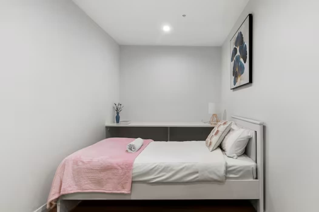 Cozy home suitable for three people @Rouse Hill