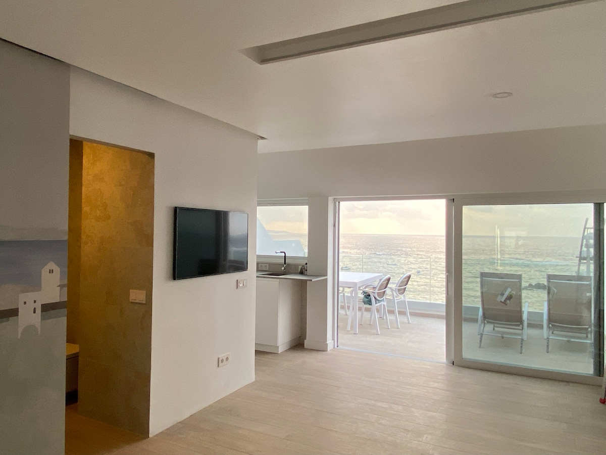 Exclusivo apartamento con vistas al mar