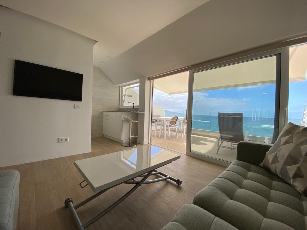 Exclusivo apartamento con vistas al mar