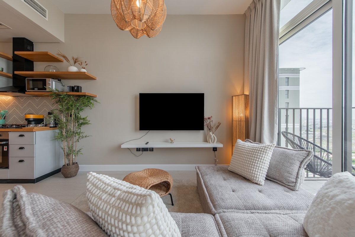 Cozy & Peaceful 1-BR Apartment Dubai Hills