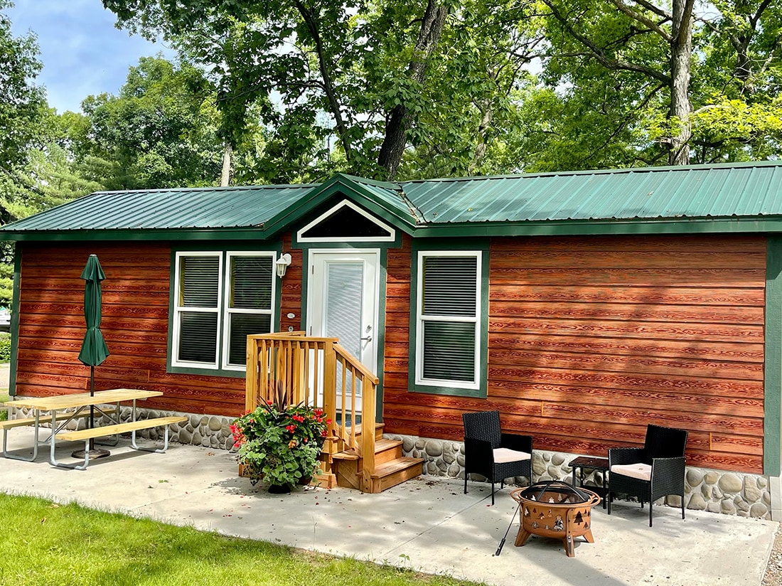 Yellowstone Chalet Cottage