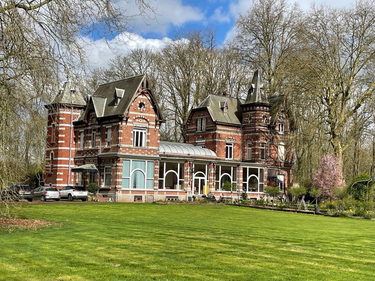 Chambre et salon dans un Château