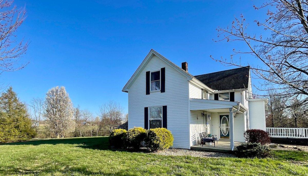 Charming farmhouse near Brookville lake