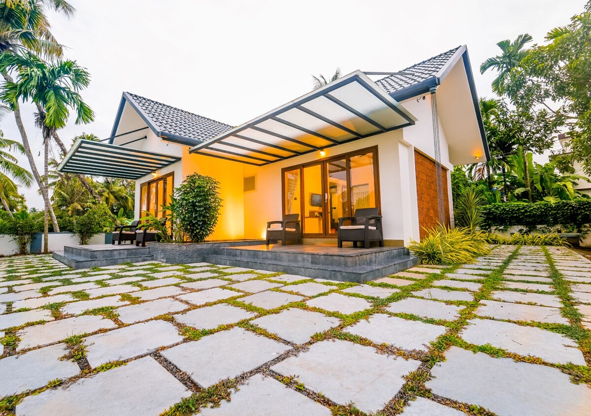 Lake View Private Pool Villa