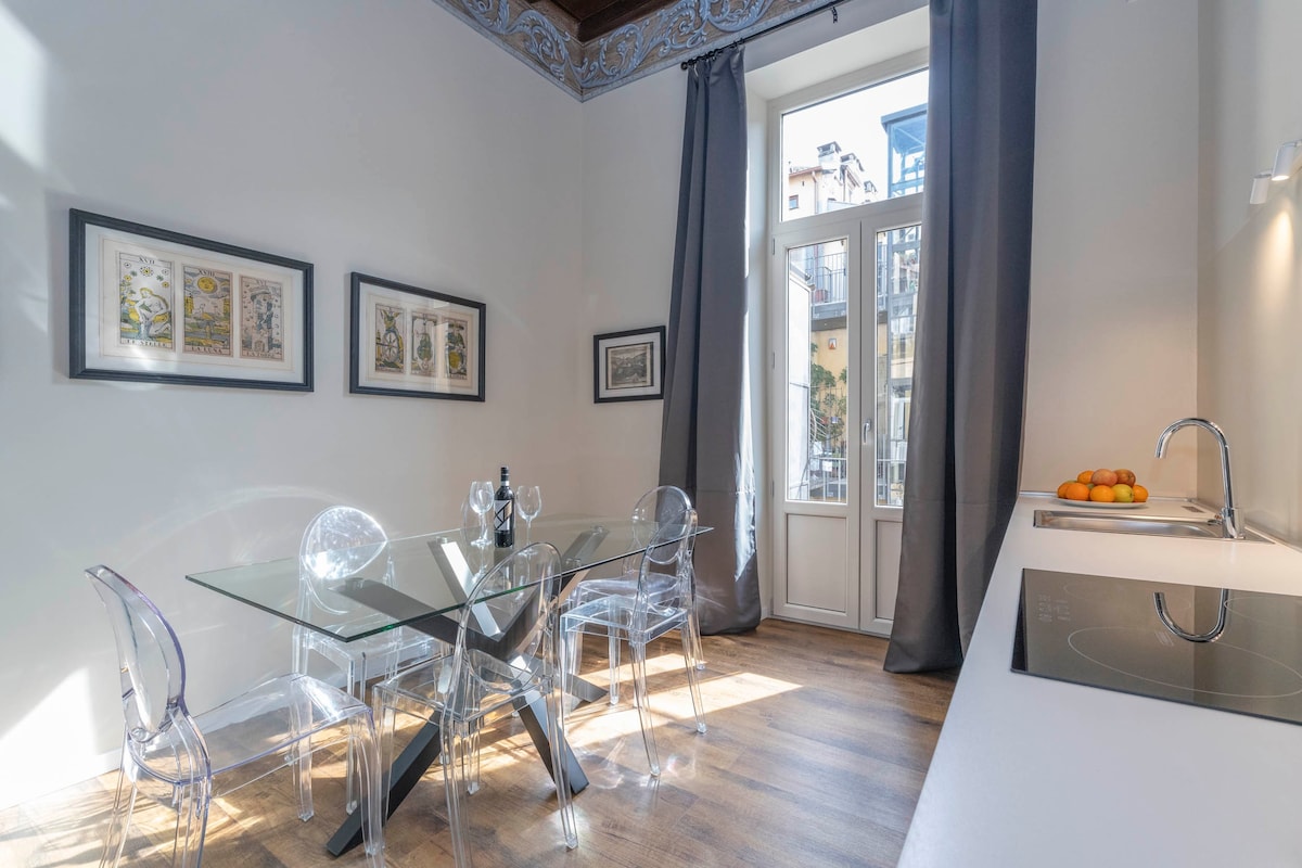 Sandomenico21, luxury historical apartment