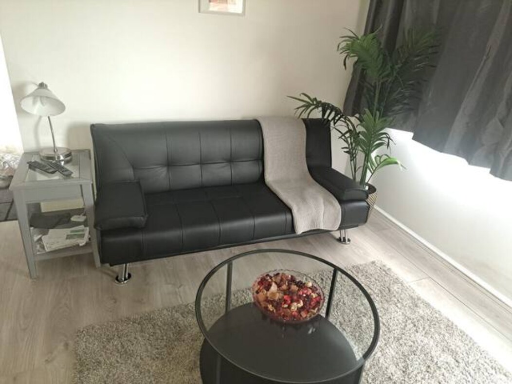Charming Two Bedroom Apartment Near Wembley London