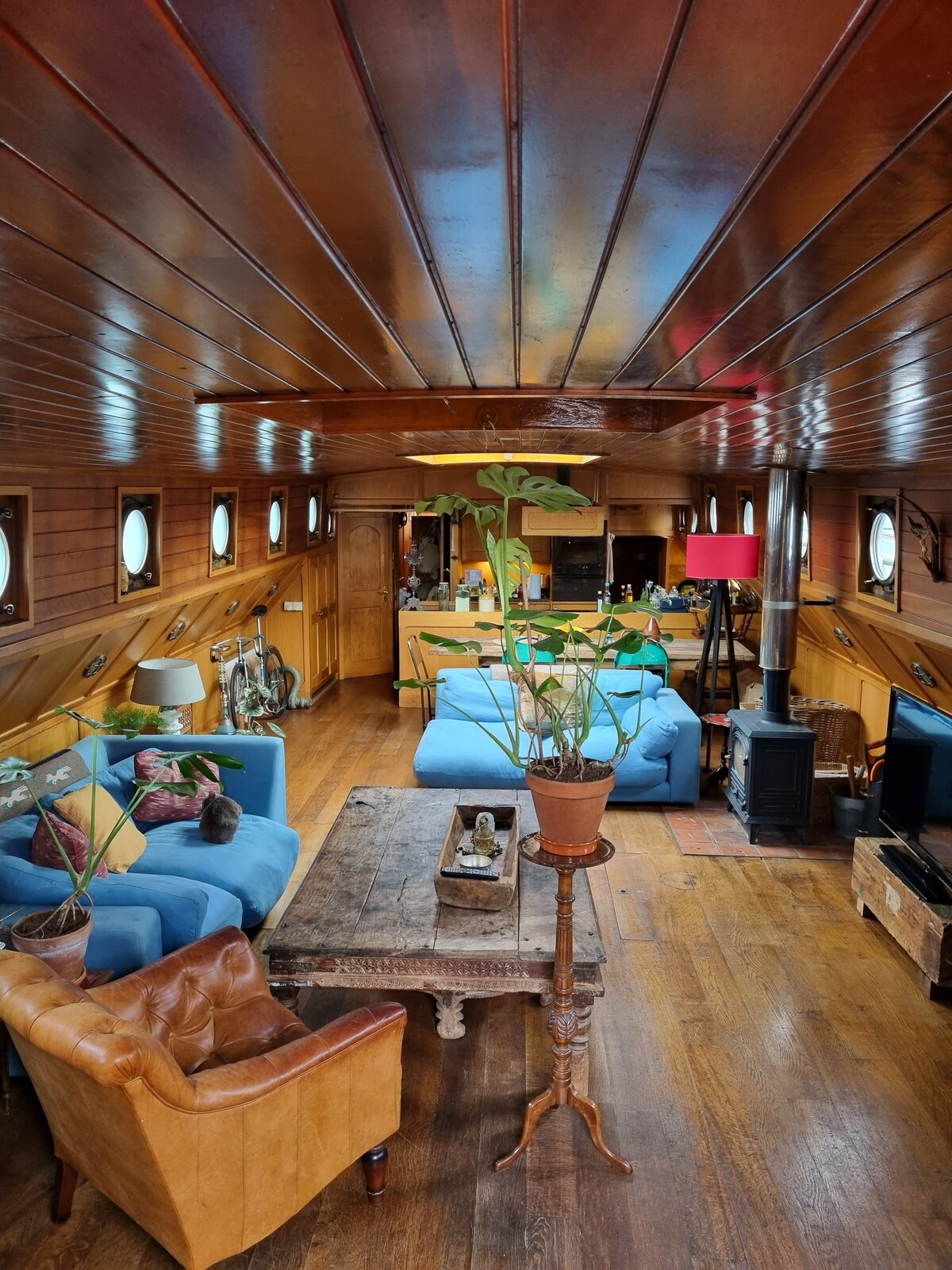 Chic Spacious House Boat West London