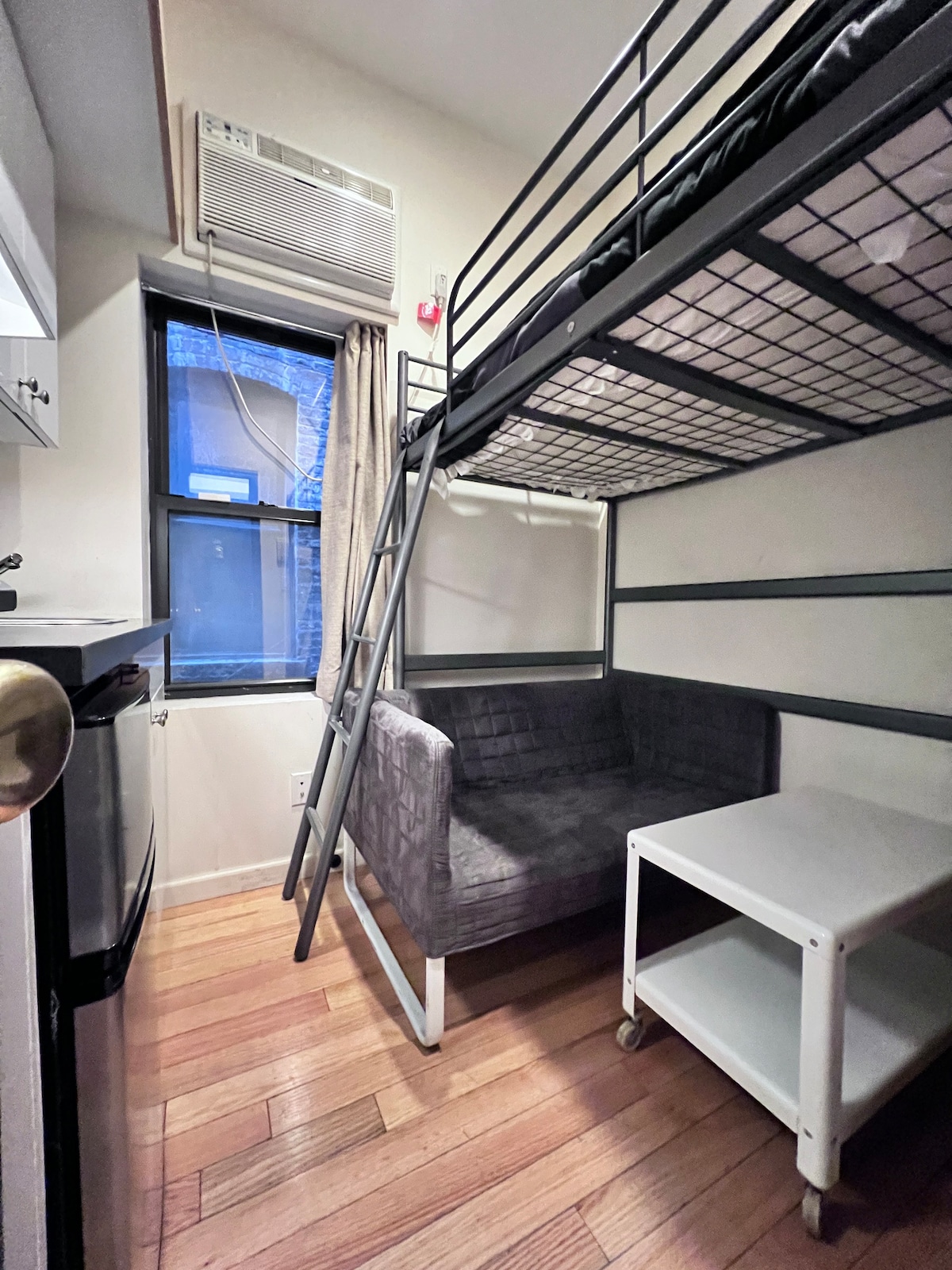 Tiny Private Studio in Times Square #309