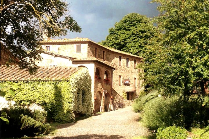 蒙达奇诺 (Montalcino)的民宿