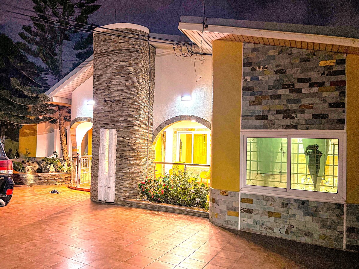 Maryluxe StaysOne bd unit, Westhills, Accra