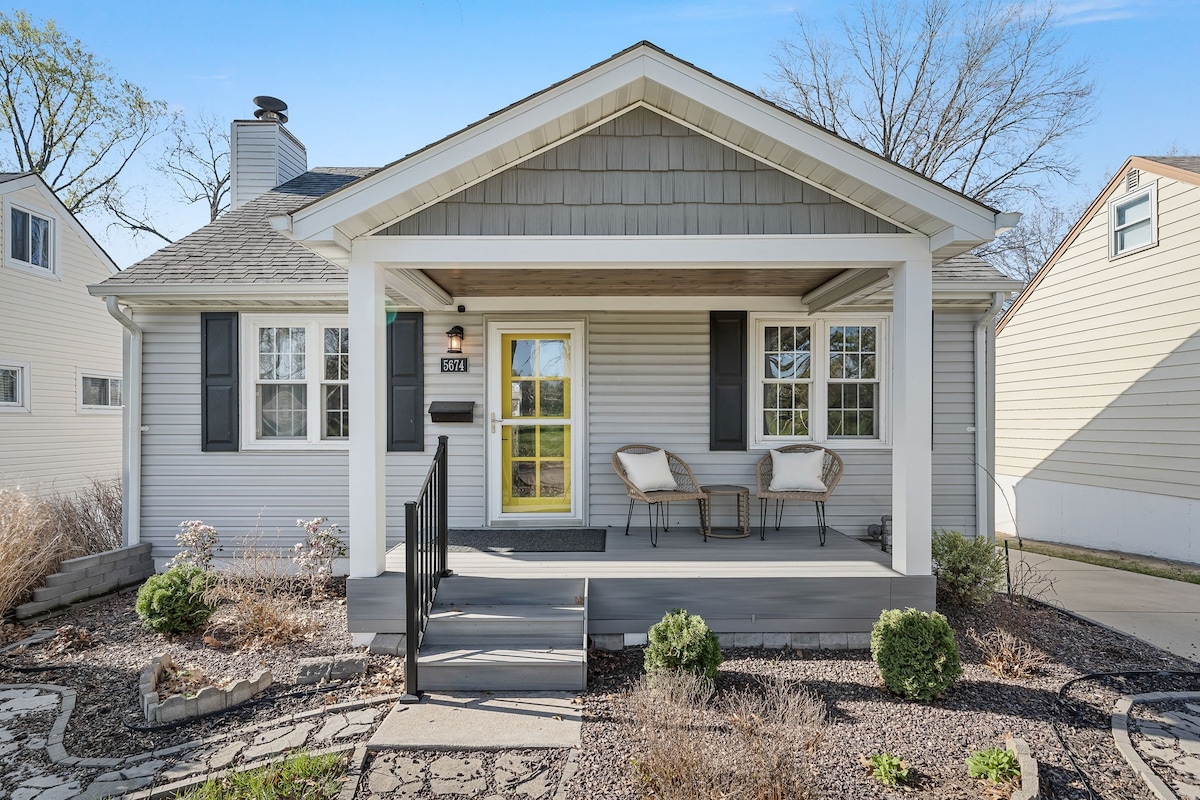 Charming house overlooking park!