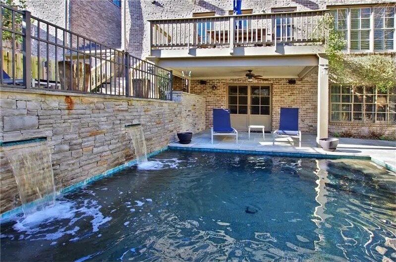 豪华砖房，带私人游泳池