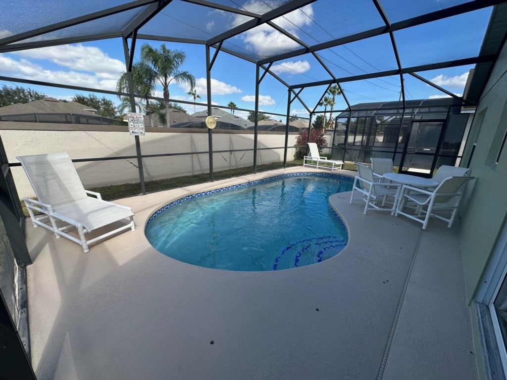 Luxury Haven: Private Pool Villa Near Disney