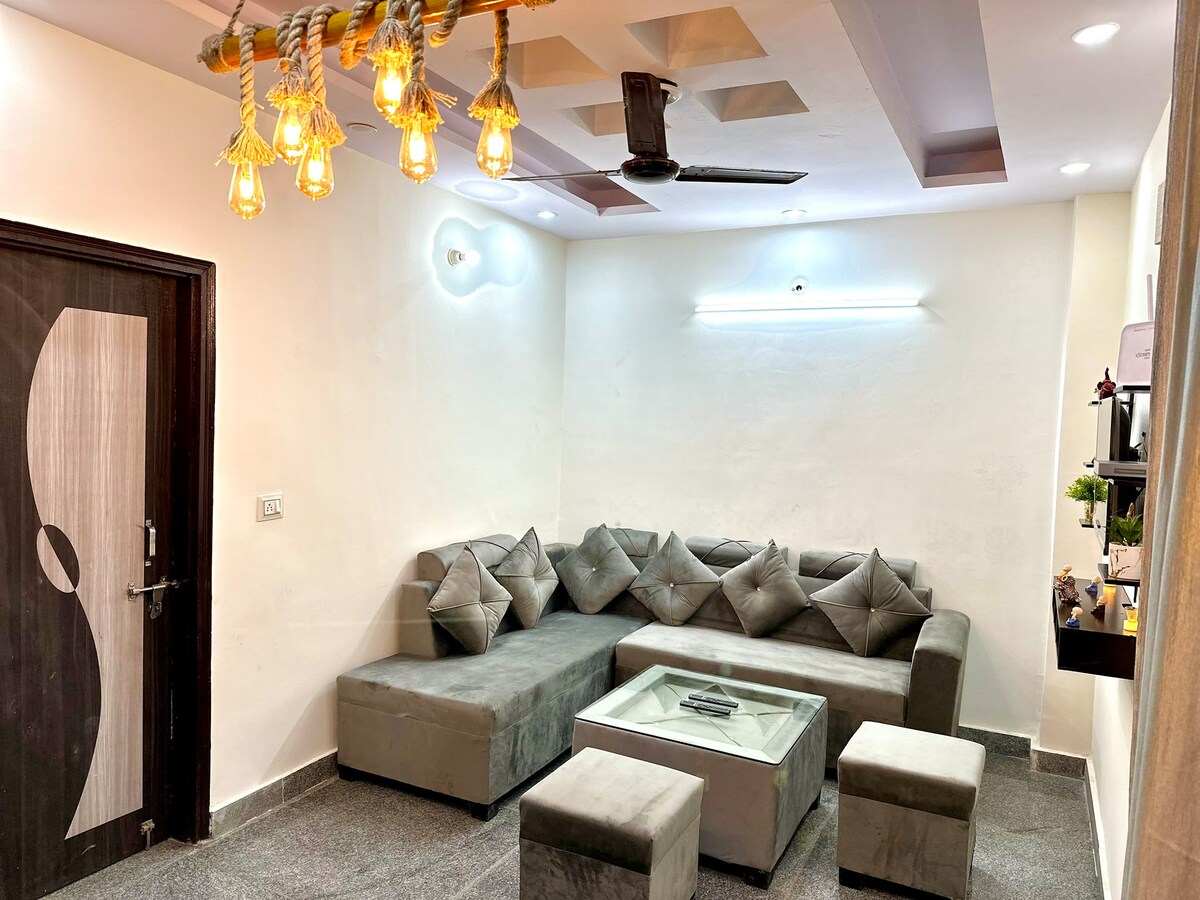 Fully furnished 2BHK WiFi Cozy