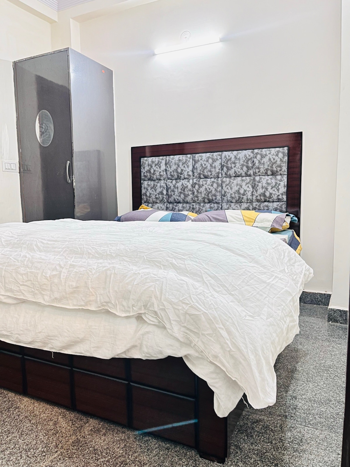 Fully furnished 2BHK WiFi Cozy