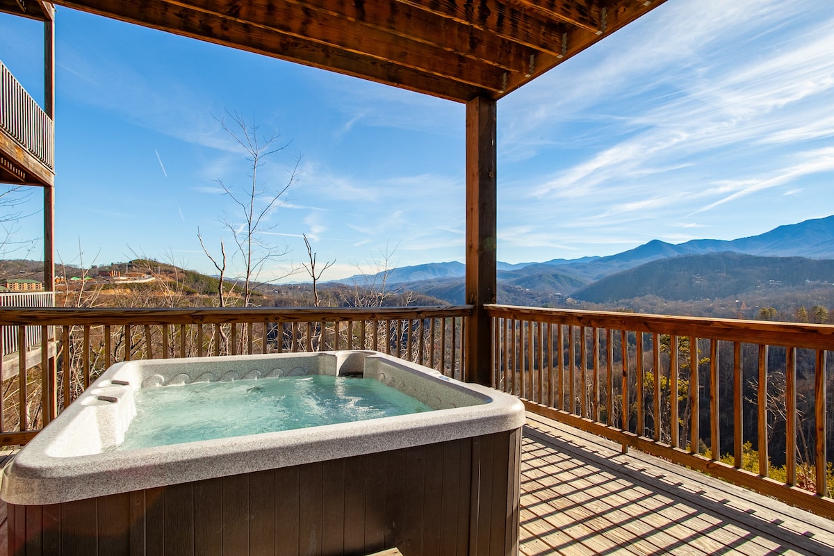Majestic Overlook - Hot Tub, Theater & Pool Table!