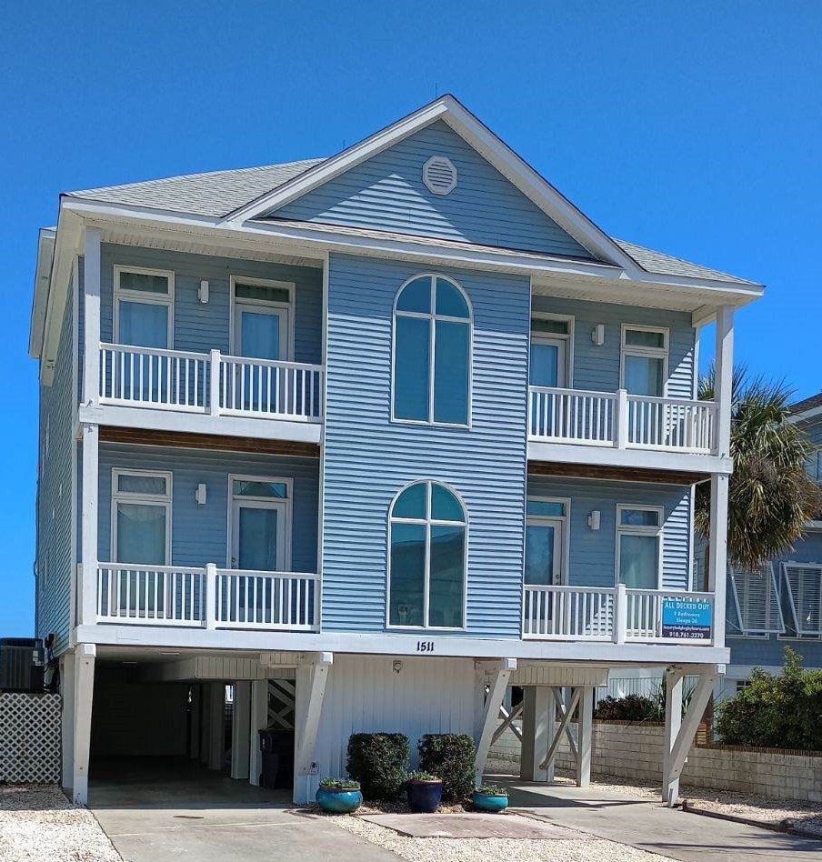 Oceanfront 9 bdrms with pool and hot tub