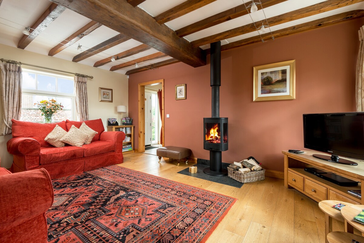 2 bed luxury farm cottages nr Beverley