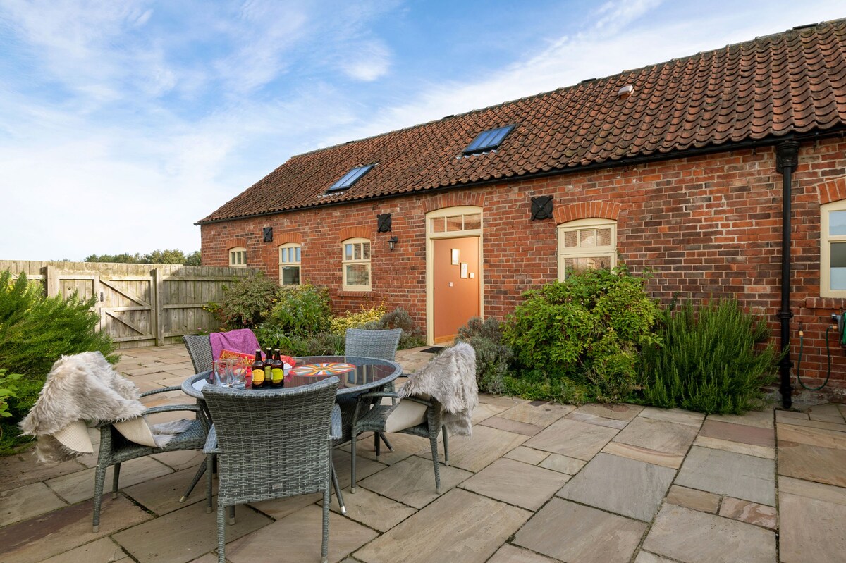 2 bed luxury farm cottages nr Beverley