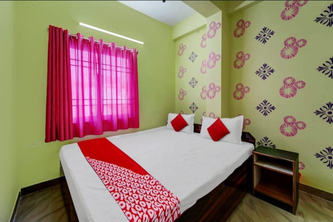Hotel Kashyap Deluxe Room
