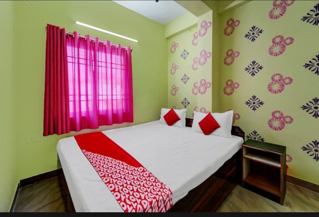 Hotel Kashyap Deluxe Room