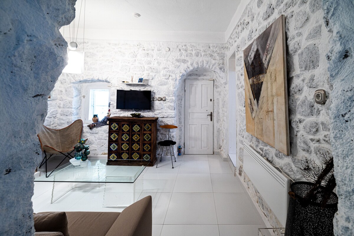 土耳其布库（ Turkbuku ）质朴维护良好的石头房屋