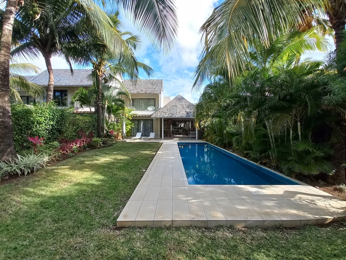 Stylish Duplex at Anahita Resort