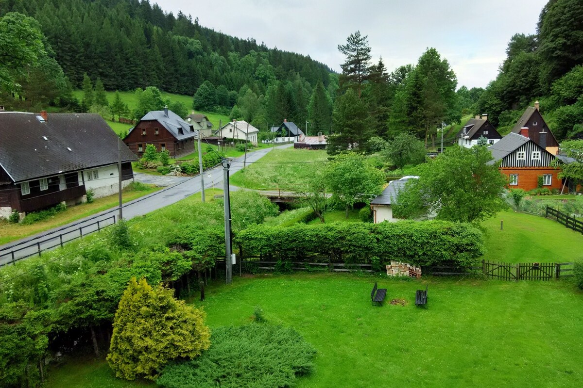 带大花园的度假小屋