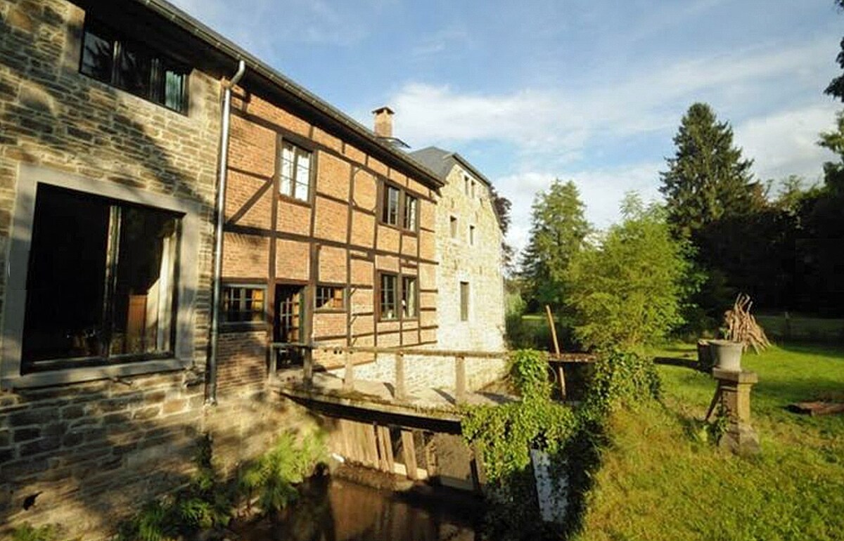 Gîte Moulin de Martinrive, near Liège, 14p.