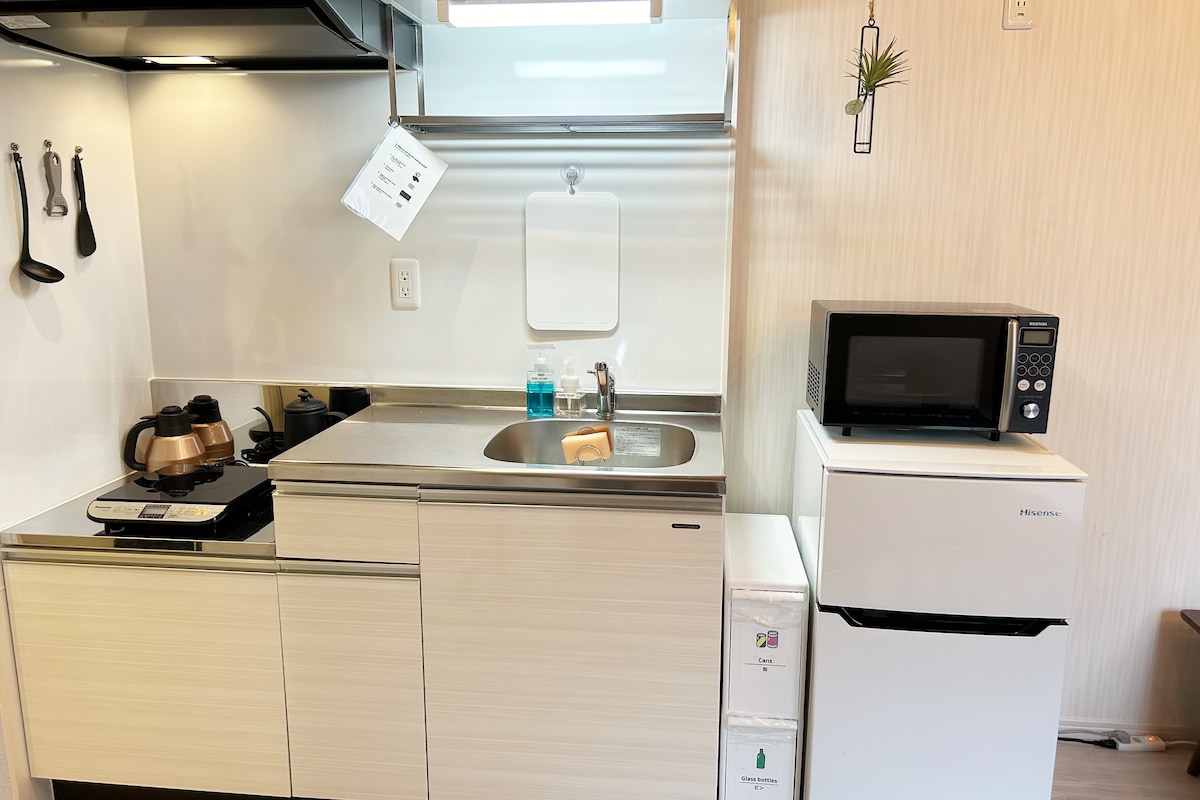 長期滞在向け築浅アパートの1室、ホリエのWi-Fi無料貸出、簡易キッチン、洗濯機、ガス乾燥機付
