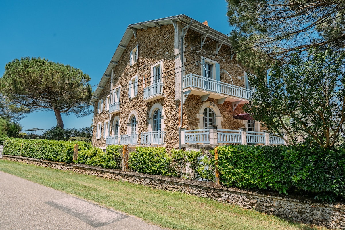 Maison Bourgeoise avec piscine