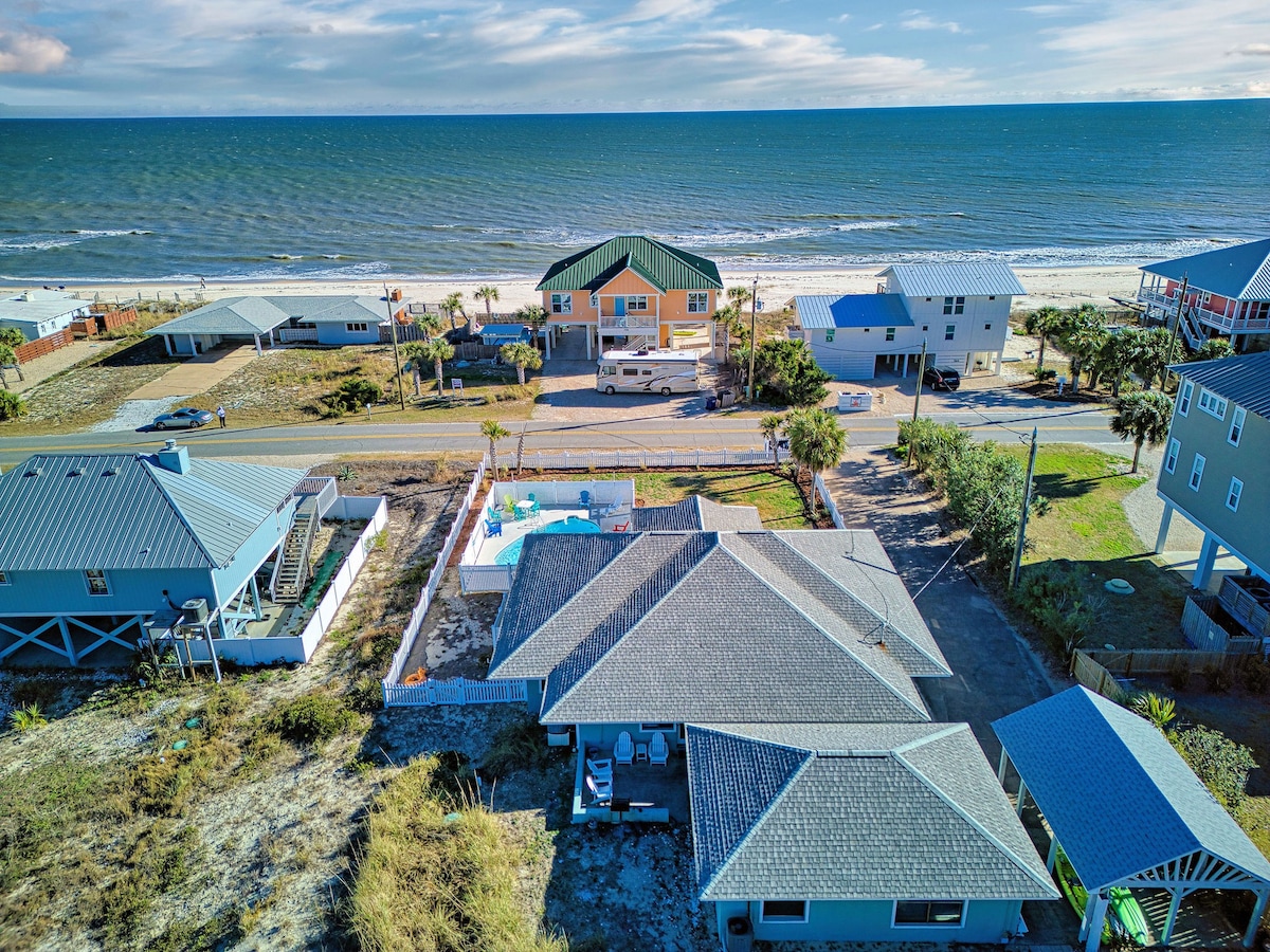 1st Tier Beach home! Sleeps 15! Private Pool. Pets