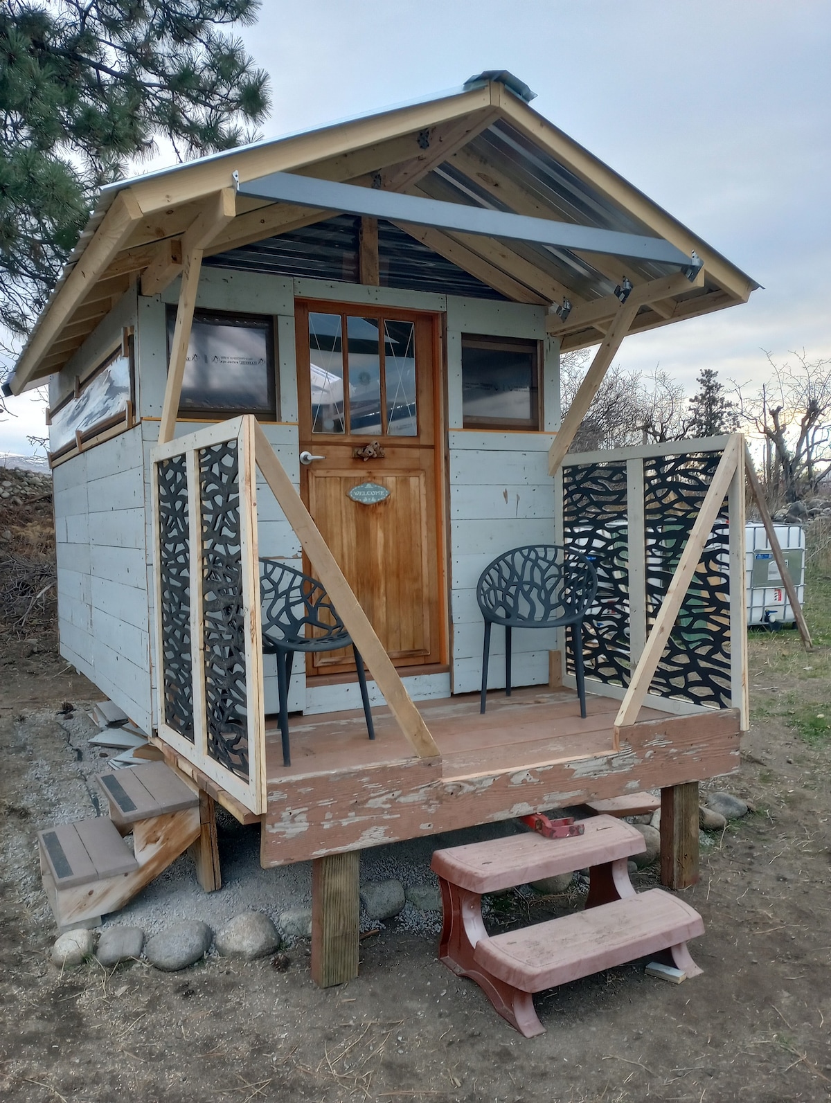 Horse-Drawn School-Sleigh Cabin