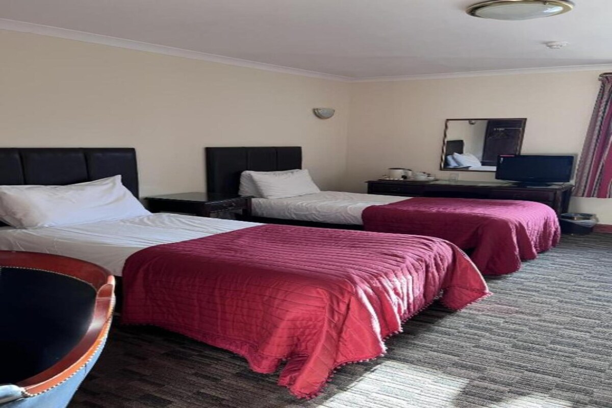 Lochway酒店标准双床客房