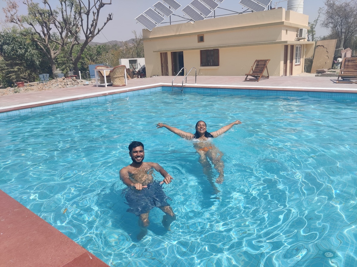 A breathtaking dive amidst the majestic Aravallis